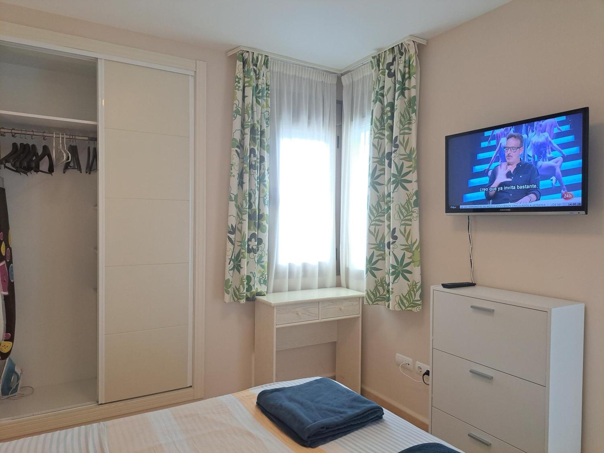Esmeralda Seaview Калпе Екстериор снимка